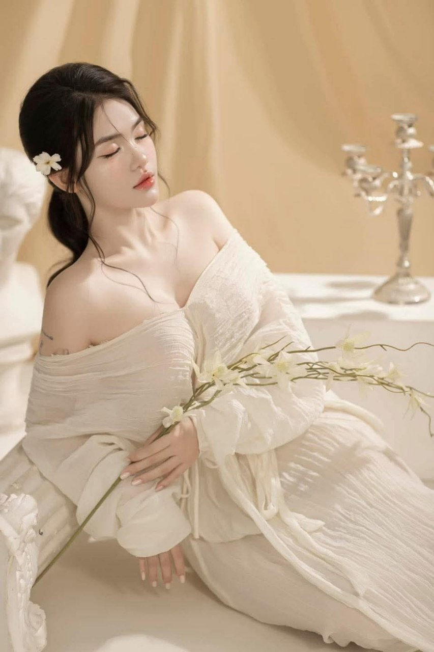 Lén lút với cô em họ cực dễ thương